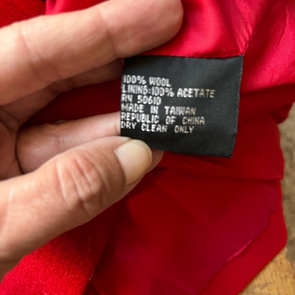 Albert Nipon Vintage 1980 red suit Jacket and skirt - Picture 5 of 7